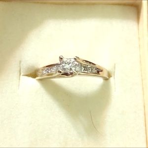 💍💍💎💎BEAUTIFUL PRINCESS CUT DIAMOND RING 💍 💎